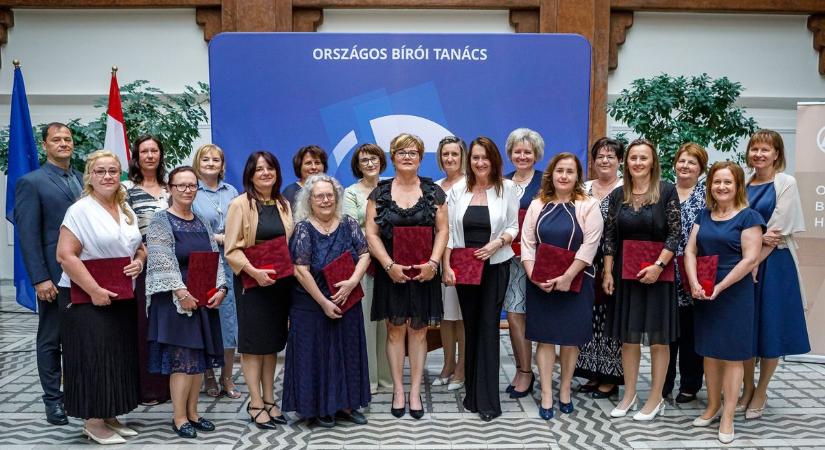 Országos díjat kapott az Egri Járásbíróság irodavezetője