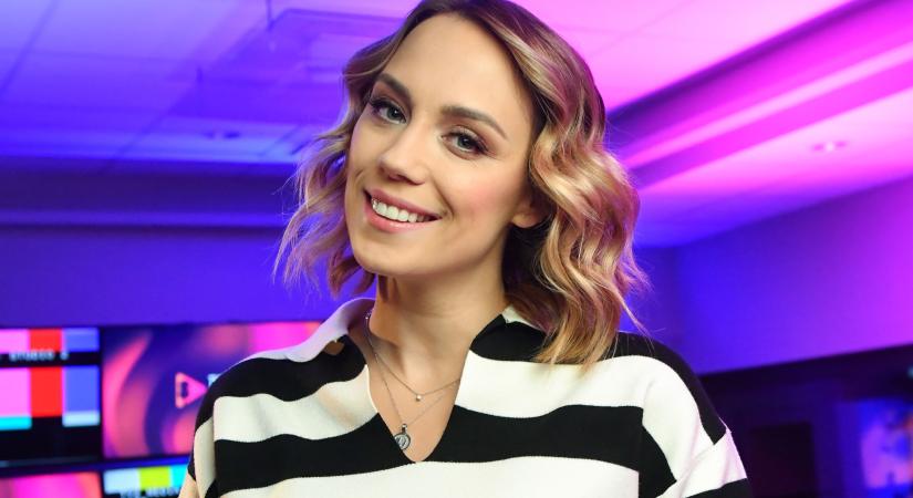 Lékai-Kiss Ramóna megvillantotta hosszú, csokoládészínre barnult lábait