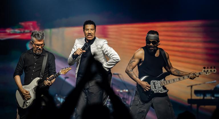 Nem érdemelték meg a magyarok Lionel Richie-t, pedig varázsolt a színpadon