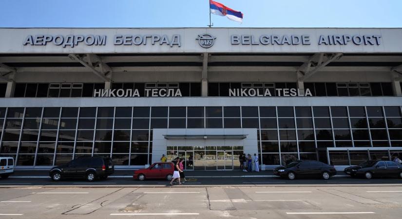 Hekkertámadás érte az Air Serbiát