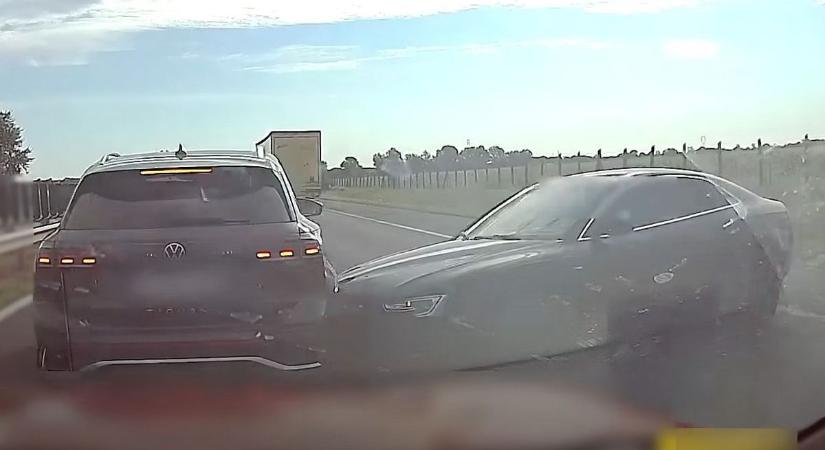 Őrült sebességgel csapódott be egy Audi, videón a brutális baleset