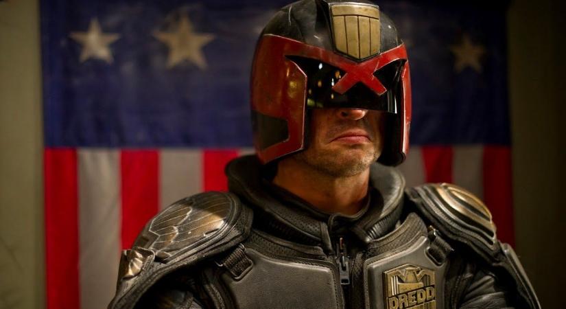 Hiába bukott meg mindkét korábbi változat, most új film készül a Dredd bíró-képregények alapján, méghozzá Taika Waititi rendezésében