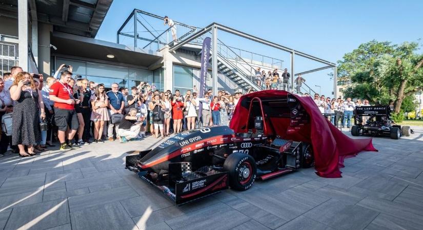 Bemutatta első elektromos autóját a győri Széchenyi István Egyetem Formula Student-csapata