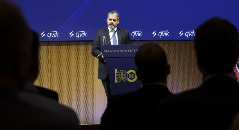 OTP-vezér: nem lesz itt gazdasági növekedés 2025-ben, 5 éven belül be kell vezetni az eurót