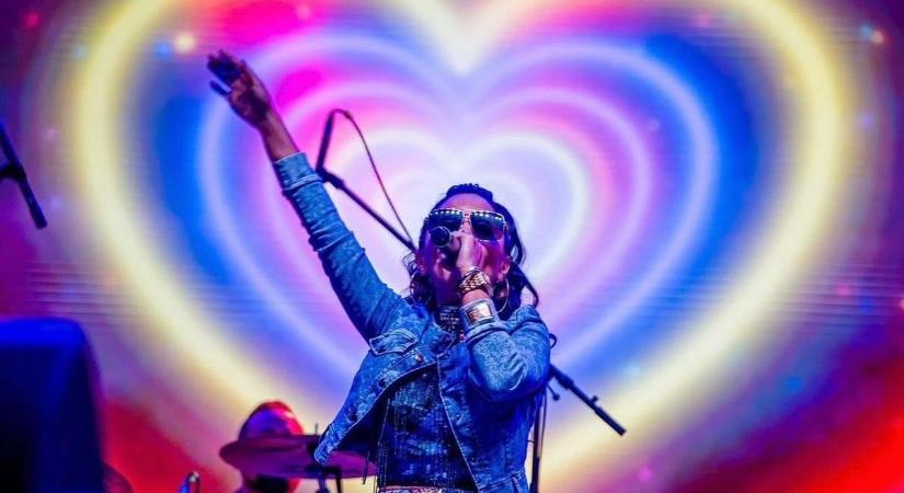Egy szál gitárral jelentette be Nótár Mary – ezt te is megkönnyezed ( videó)