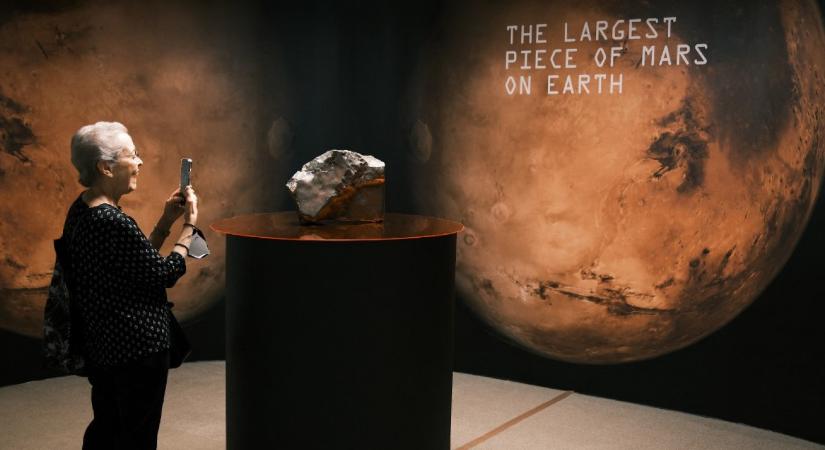 Ötmillió dollárért kelt el a legnagyobb Mars-kőzetdarab a Sotheby's árverésén