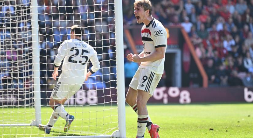 Allegriék bejelentkeztek a United csatáráért