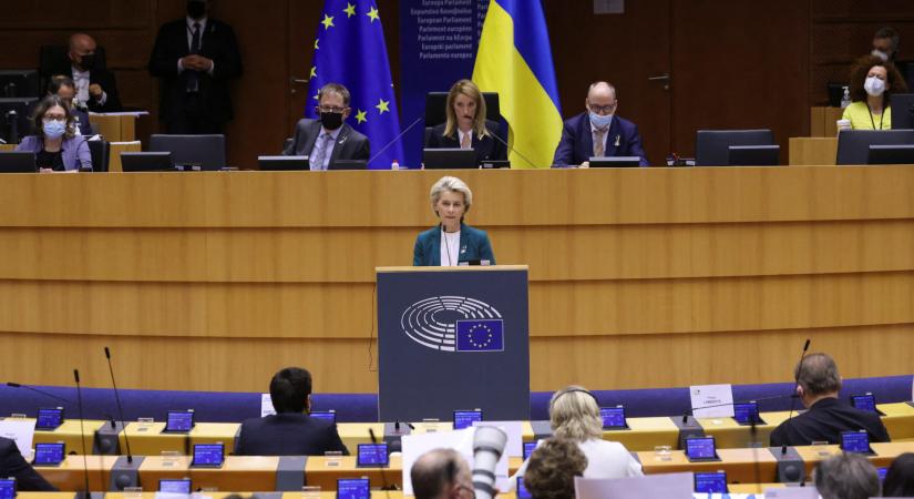 Fico váratlan bejelentése után jóváhagyták az ultraszigorú szankciós csomagot Oroszország ellen