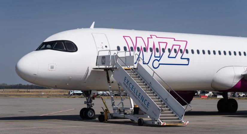 Nem találtak időben szerelőt, így órákig a gépen várakoztak a Madridból Budapestre tartó Wizz Air-gép utasai