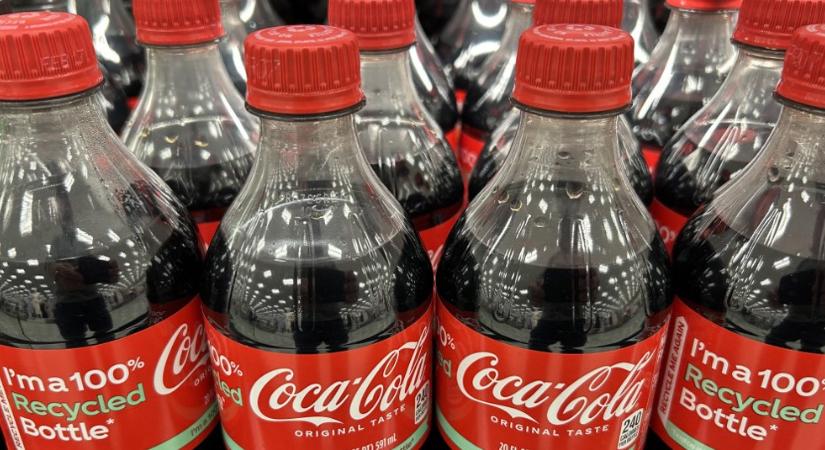 Megváltozhat a Coca-Cola egyik összetevője, az ízére is hatással lesz