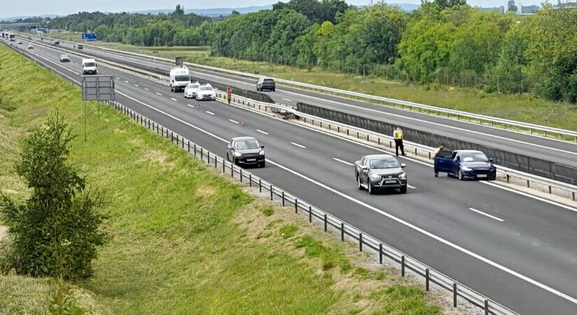 Teljesen lezárták az M6-os autópálya Budapest felé vezető oldalát
