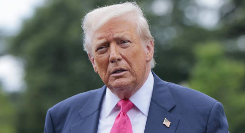 Komoly betegségre utalhatnak Donald Trump látható tünetei