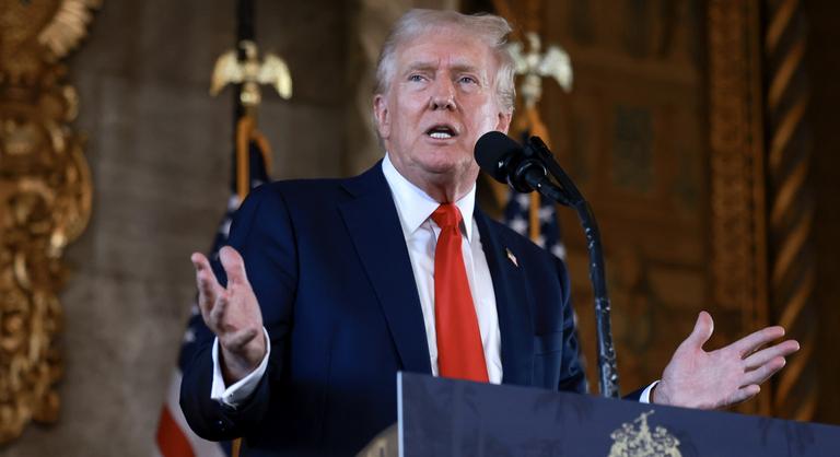 Donald Trump beperelné a Wall Street Journalt, miközben újabb Epstein-leleplezést ígér