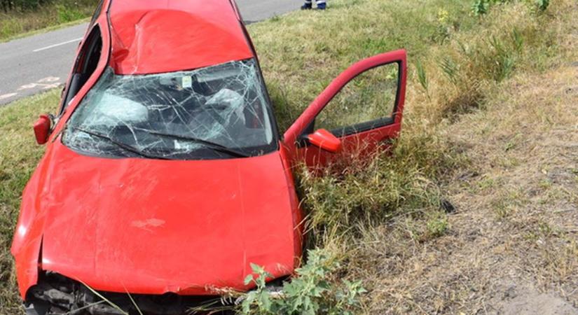 Autót lopott két tini, rögtön az árokban végezték
