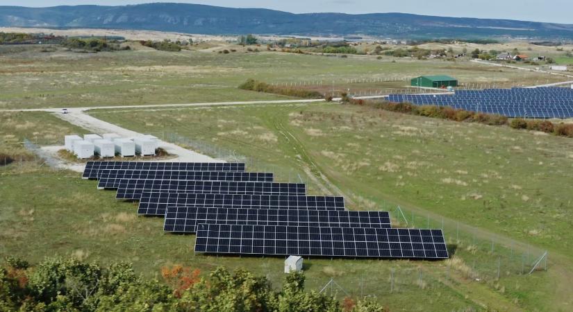 Rengeteg pénzt kaphat, aki tárolja a megtermelt áramot – itt a kormány új terve