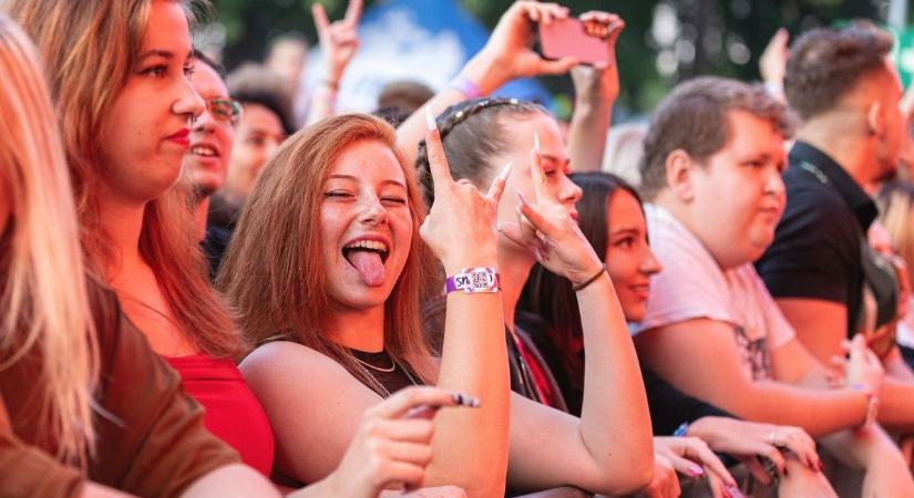 Kiheverted már az óriási csütörtöki bulit? Amíg készülsz a Campus péntek estéjére, addig keresd magad a képeken!