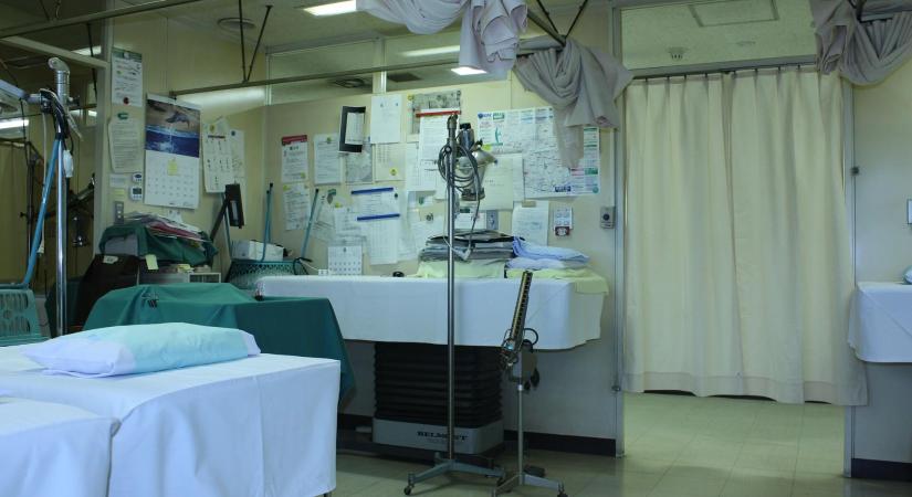 Kína öt nap alatt épített kórházat a koronavírusszámok megugrása miatt