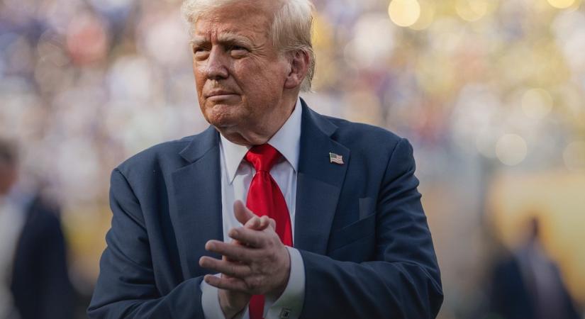 WSJ: Trump meztelen nős születésnapi levelet küldött Epsteinnek
