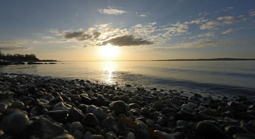 Megállítanák a beépítéseket a Balatonnál, strandok magánkézbe nem kerülhetnek!