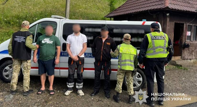Hamis mentőautóval szállították a katonaköteles férfit Kárpátaljára