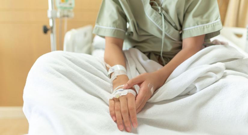 Leszakadt a lépe, hetek óta kórházban ápolják a rolleres horrorbalesetet szenvedett tinédzsert