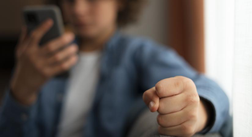 Online zaklatás miatt nyomoznak Miskolcon