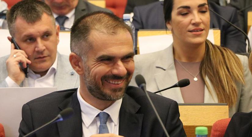 Ismeretlen tettes ellen tett feljelentést az újvidéki polgármester