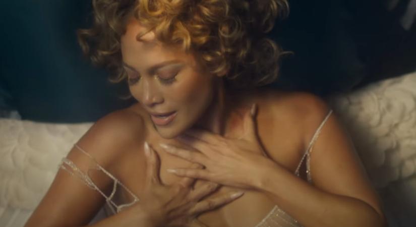 Jennifer Lopez ruha nélkül mutatkozik az új klipjénben