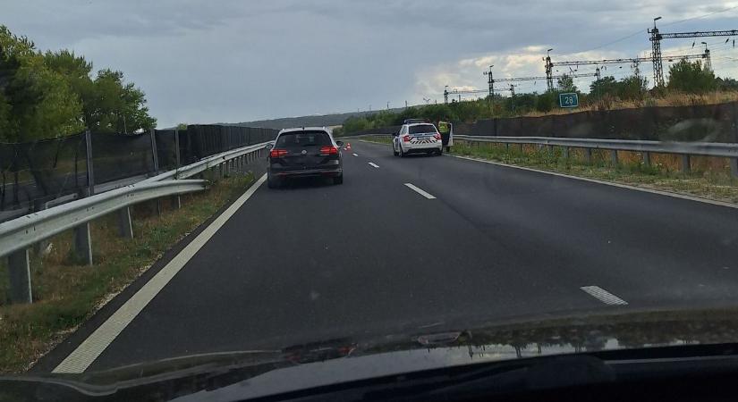 Baleset miatti torlódás – A forgalom jelentősen lelassult a 8-as főúton