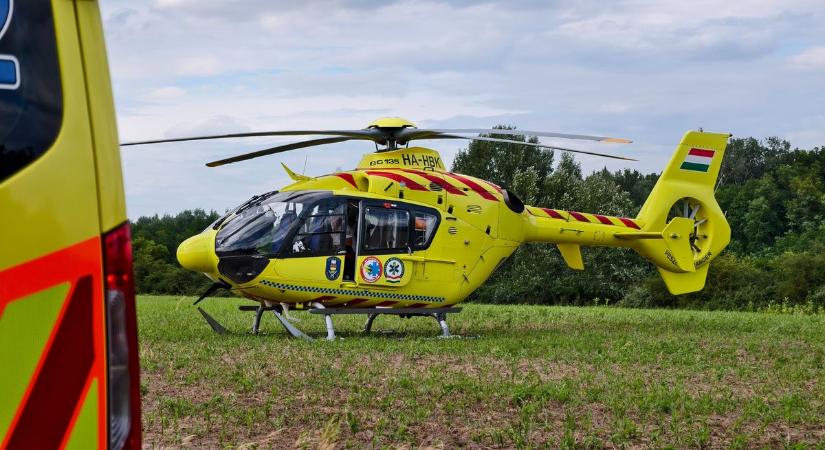 Súlyosan megsérült a motoros, mentőhelikopterrel szállították kórházba
