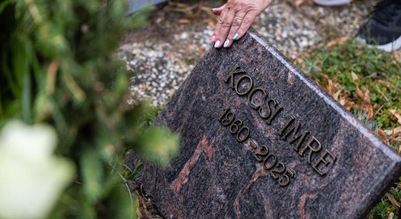 Egy szál virág és csend –képeken Kocsi Imre búcsúztatása