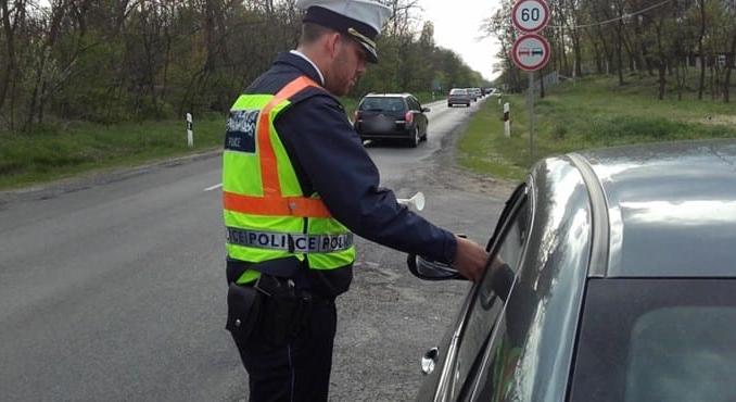 Ittas vezetés miatt vették el a jogosítványát, még józanodás előtt újra autóba ült