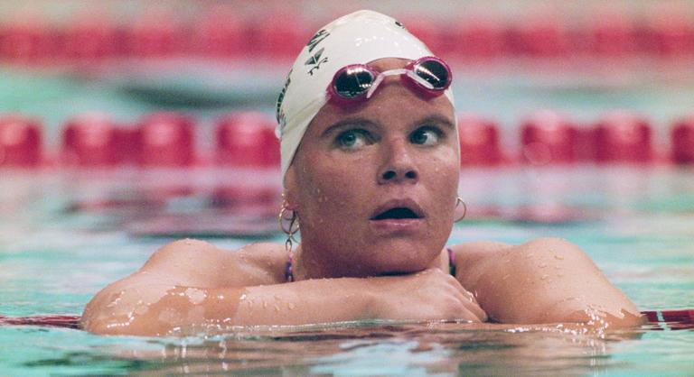 Az olimpiai úszó szemeteskukáját is feltúrta az edzője használt óvszerekért