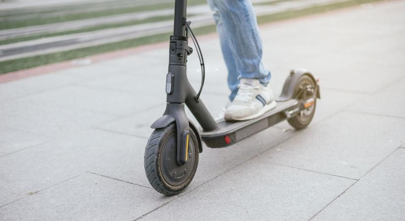 Őszintén beszélt rollerbalesetéről a 17 éves lány