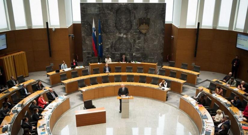 Nem lesz népszavazás a védelmi kiadásokról Szlovéniában