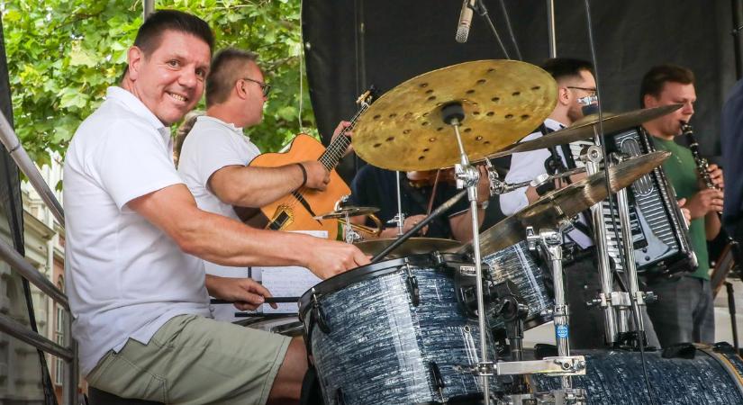 Olyan jól sikerült a Dixie és Jazz Fesztivál megnyitója, hogy a Boon fotósát azóta sem láttuk- ott maradt lazulni egy kicsit