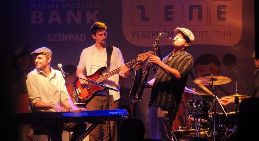 Életre kelt Veszprém: utcazene a belvárosban (galéria  videó)
