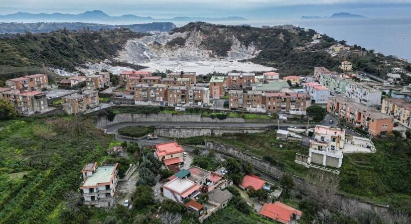 Pánik Nápolyban: utcára szaladtak az emberek, miután megmozdult a föld