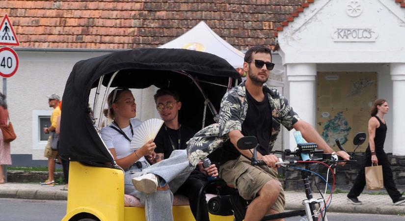 Művészetek Völgye Fesztivál 3000 programmal, tematikus udvarokkal