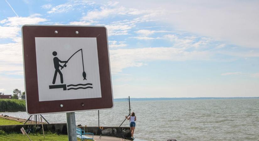 Meglepődhetnek a Balatonon nyaralók: brutális pénzbírság járhat, ha ezt nem veszik figyelembe