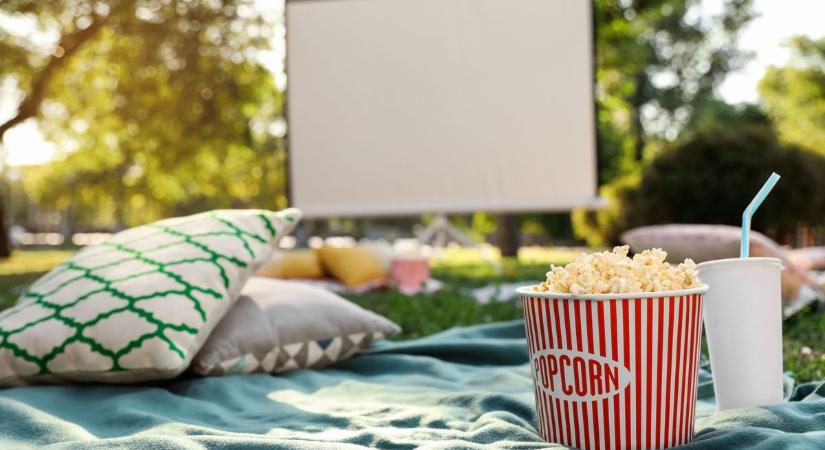 Szabad ég, jó társaság, közös filmélmény – Rácalmáson újra filmpiknik