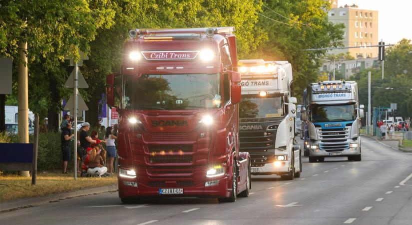 Több száz kamion, amerikai monstrumok és egy kanadai legenda: végigdübörgött Szegeden a Kamionos Találkozó – galériával