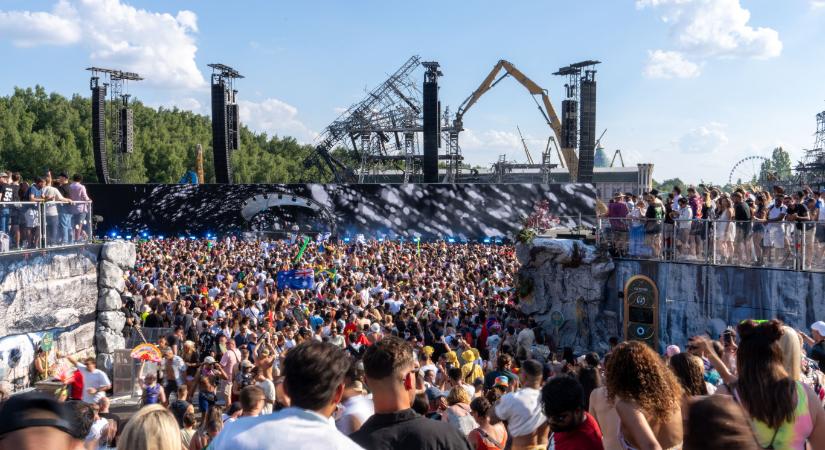 A Metallica segítette ki a Tomorrowland fesztivált