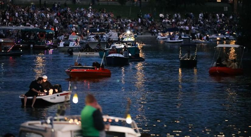 Győr újra eggyé vált a folyókkal - Lélegzetelállító fotók és videó a hajós felvonulásról