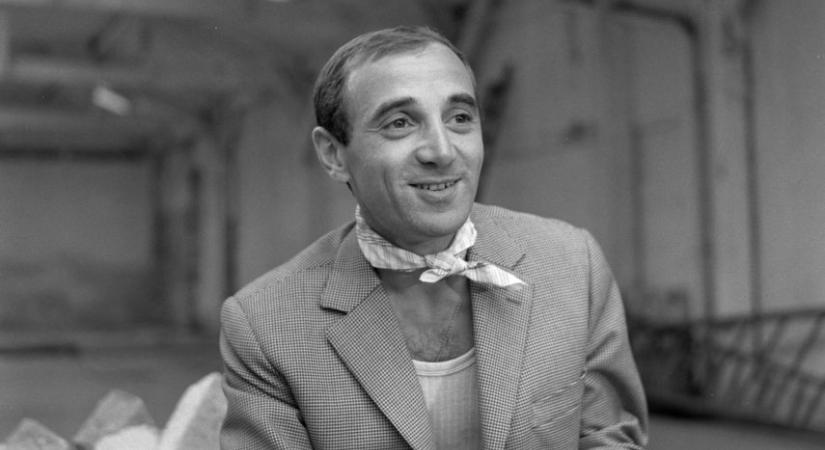 Szobrot kapott Jerevánban Charles Aznavour sanzonénekes