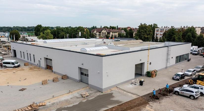 Megfelelő ütemben halad a teljes felújítás – A Győri Autóközpont Zrt. telephelye kívül-belül megújul