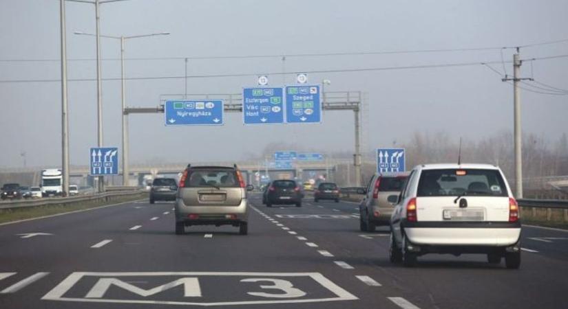 Az M3-ason baleset miatt lezártak egy belső sávot