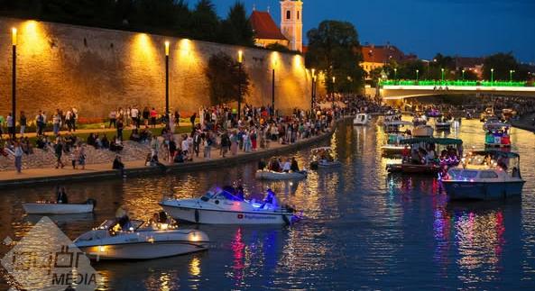 Lampionos hajós felvonulás ragyogta be az éjszakát – sok-sok fotó!