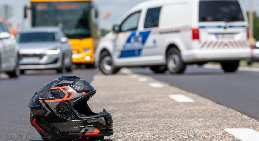 Motoros baleset történt Debrecenben, a mentőkre is szükség volt! – fotókkal!