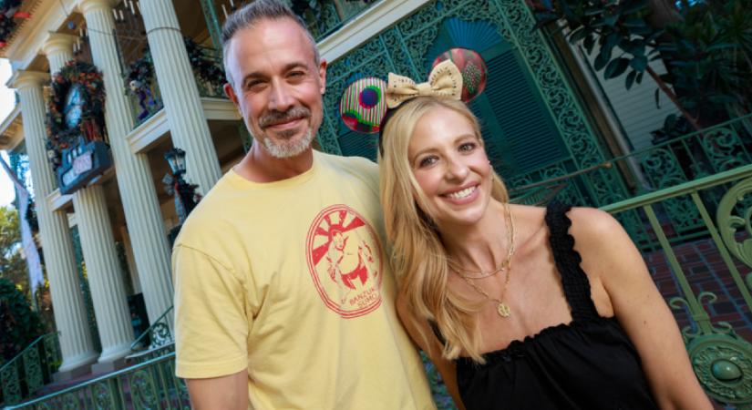 Sarah Michelle Gellar és Freddie Prinze Jr. között még mindig izzik a levegő